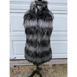 Michael Kors Faux Fur Vest Sleeveless Size Small Black & Grey